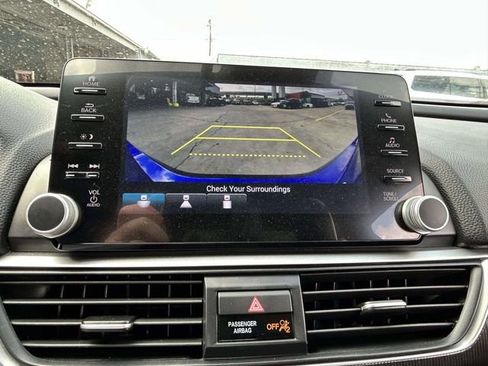 Used 2022 Honda Accord Sport image 15