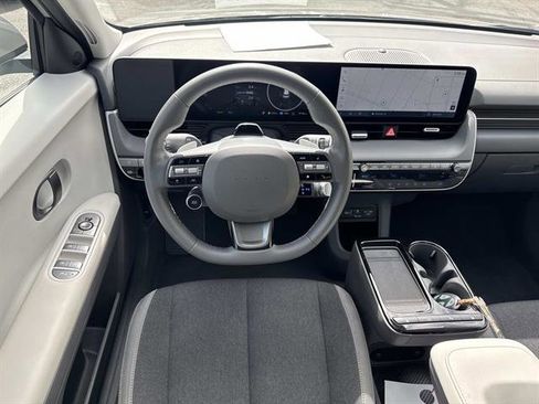 Used 2025 Hyundai Ioniq 5 SE RWD image 10