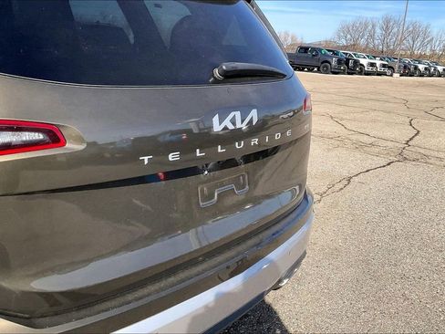 Used 2025 Kia Telluride S image 6