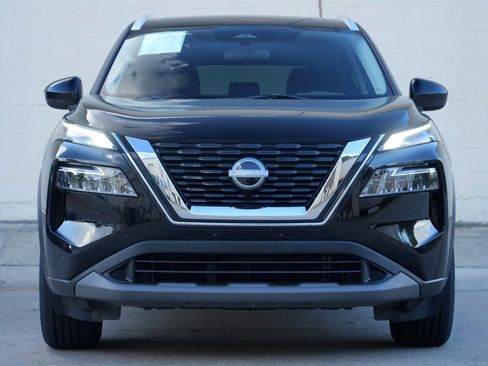 Used 2023 Nissan Rogue SV w/ SV Premium B Package FWD image 6