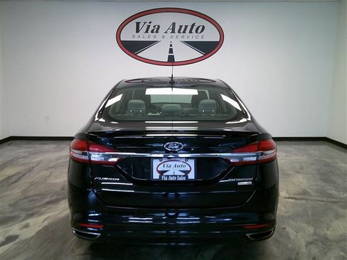 Used 2018 Ford Fusion Titanium image 9