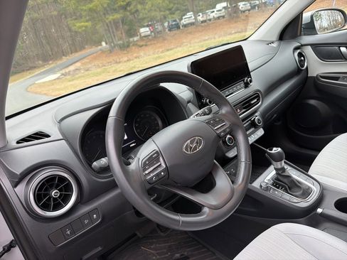 Used 2023 Hyundai Kona SEL w/ Convenience Package image 9