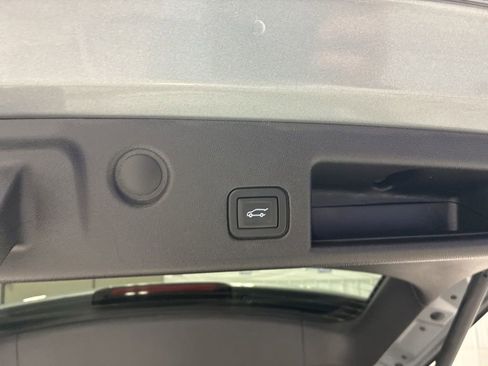 Used 2024 Chevrolet Equinox LT w/ LPO, Floor Liner Package image 36