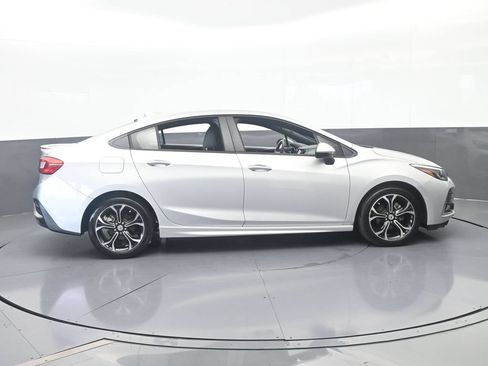 Used 2019 Chevrolet Cruze LT w/ RS Package FWD image 7