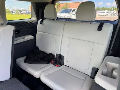 Used 2025 Hyundai Santa Fe SEL FWD image 13
