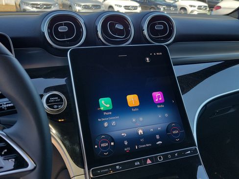 Used 2026 Mercedes-Benz GLC 300 image 26