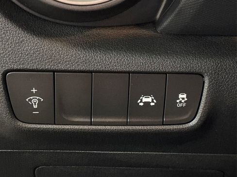 Used 2019 Hyundai Kona SE image 31