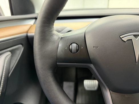 Used 2022 Tesla Model Y Performance AWD/4WD image 26
