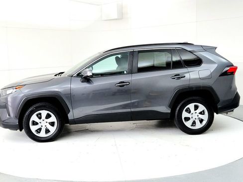 Certified 2021 Toyota RAV4 LE FWD image 3