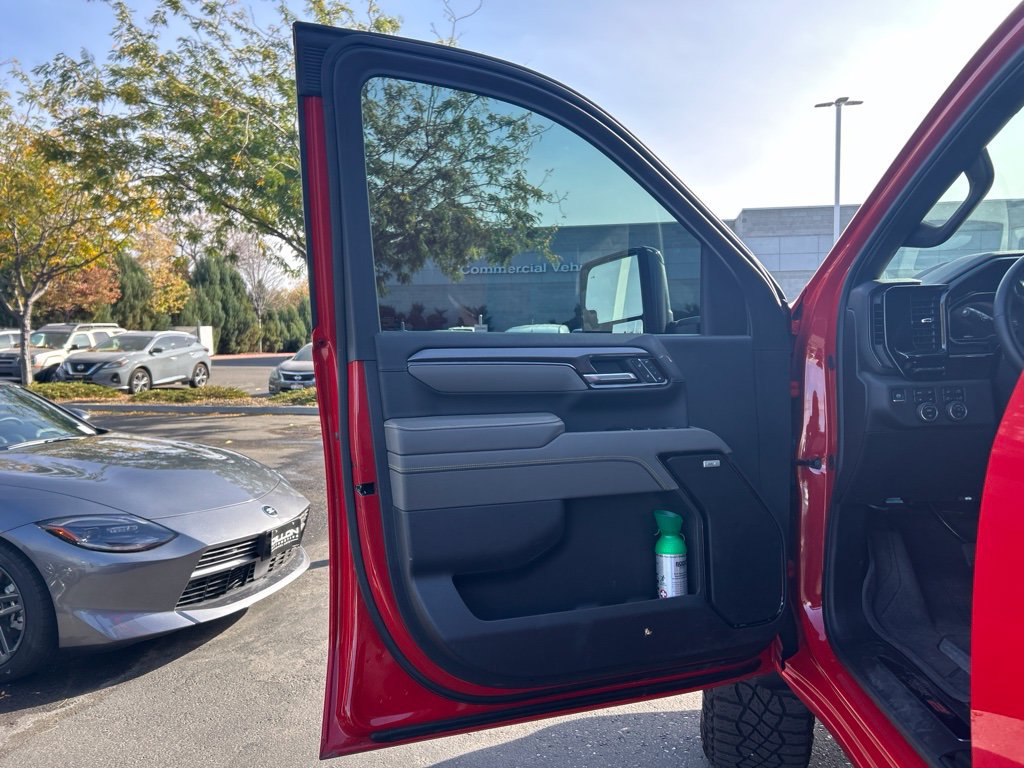 Used 2025 Chevrolet Silverado 2500 ZR2 w/ Technology Package AWD/4WD image 13