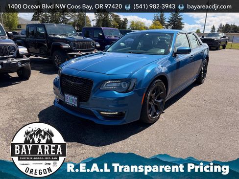 Used 2022 Chrysler 300 Touring L RWD image 1