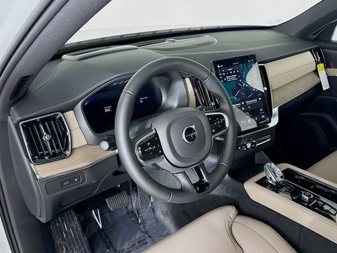 New 2026 Volvo XC90 T8 Ultra w/ Protection Package image 9