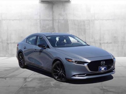 Used 2022 MAZDA MAZDA3 s AWD/4WD image 2