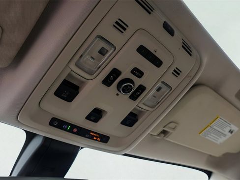 Certified 2022 GMC Yukon Denali w/ Denali Premium Package image 24