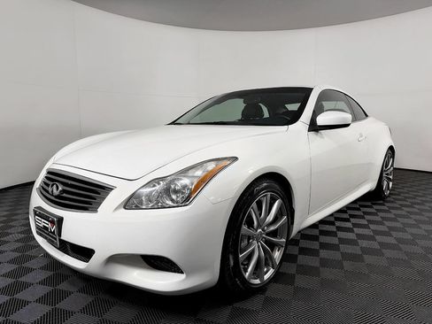 Used 2009 INFINITI G37 Convertible RWD image 2