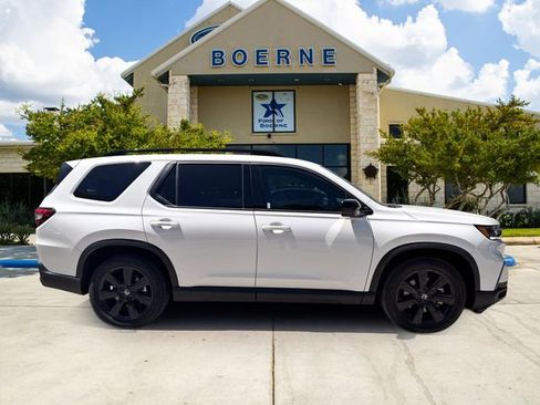 Used 2025 Honda Pilot Black Edition image 6