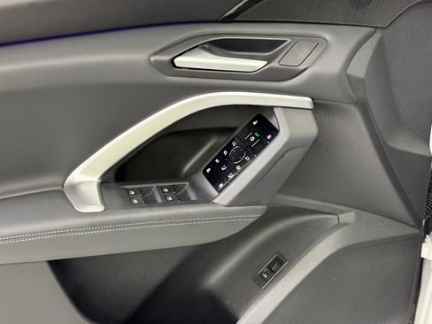 Certified 2025 Audi Q5 Premium w/ Convenience Package image 26