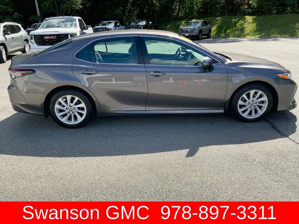 Used 2022 Toyota Camry LE FWD image 39