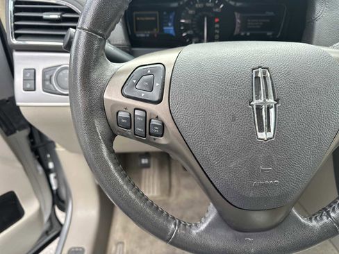 Used 2012 Lincoln MKX FWD w/ Class II Trailer Tow Pkg image 18