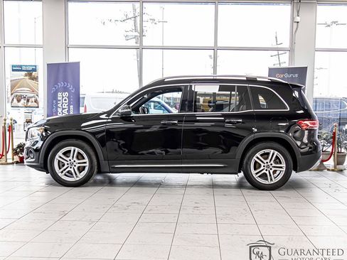Used 2021 Mercedes-Benz GLB 250 4MATIC w/ Premium Package image 6
