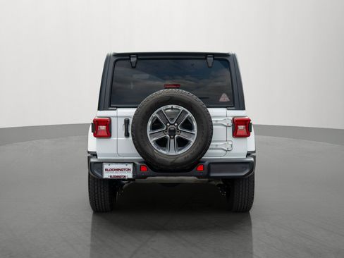 Used 2022 Jeep Wrangler Unlimited Sahara w/ LED Lighting Group AWD/4WD image 6