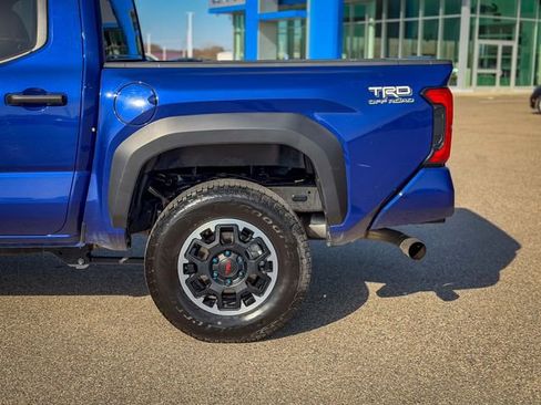 Used 2024 Toyota Tacoma TRD Off-Road AWD/4WD image 12
