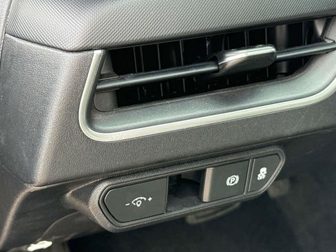Used 2025 Kia K4 FWD image 25