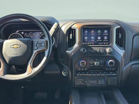 Used 2021 Chevrolet Silverado 1500 High Country w/ Technology Package image 17