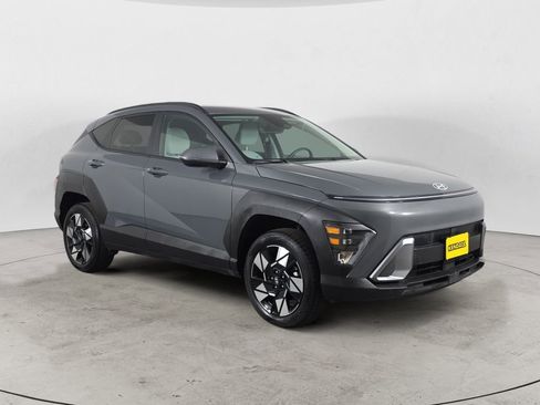 Used 2025 Hyundai Kona SEL AWD/4WD image 7