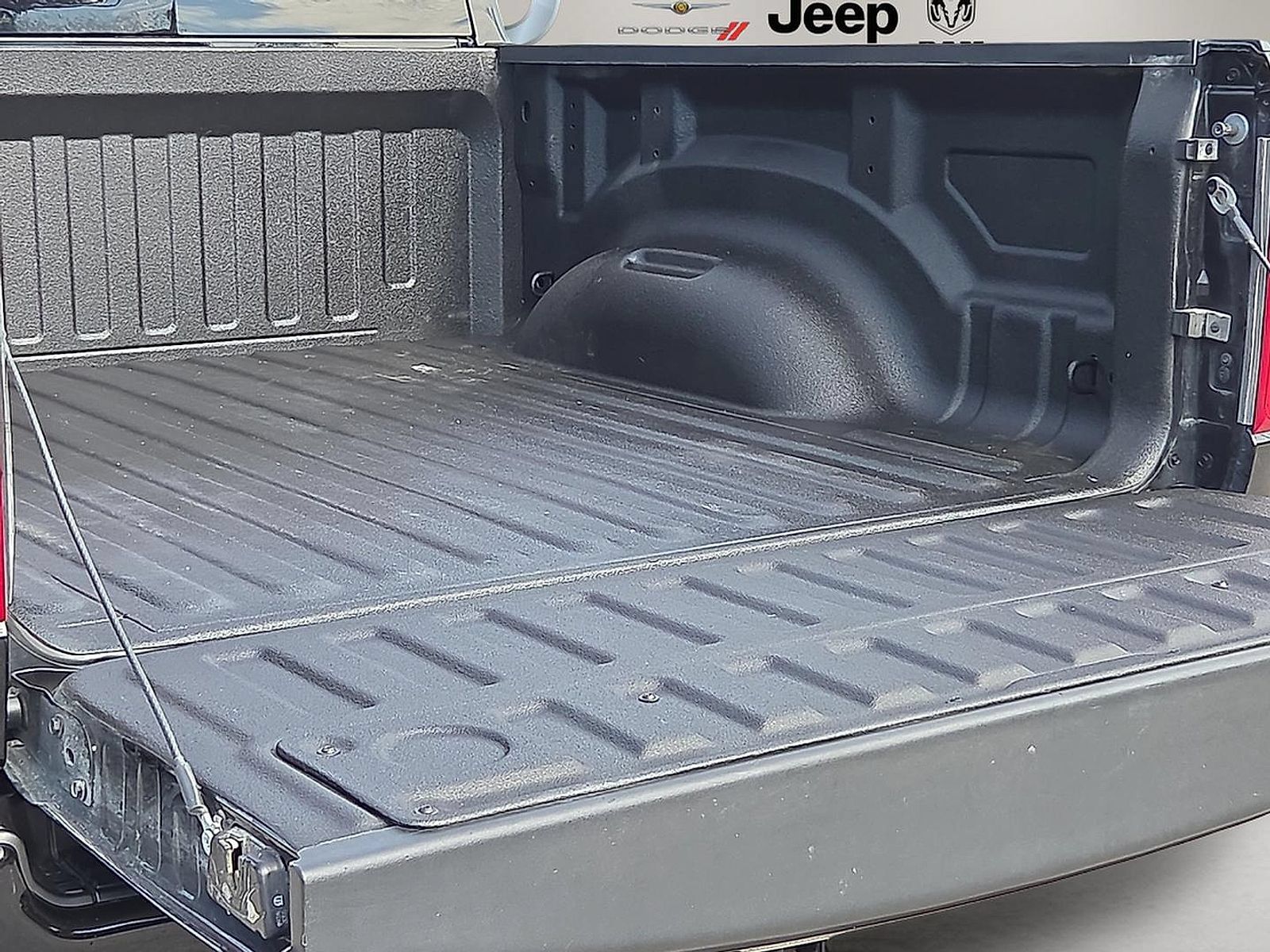 Used 2023 RAM 1500 Laramie AWD/4WD image 9
