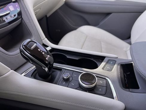 Certified 2022 Cadillac XT6 Premium Luxury image 21