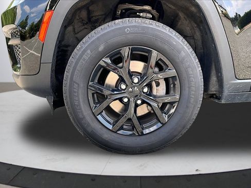 Certified 2024 Jeep Grand Cherokee Altitude AWD/4WD image 33