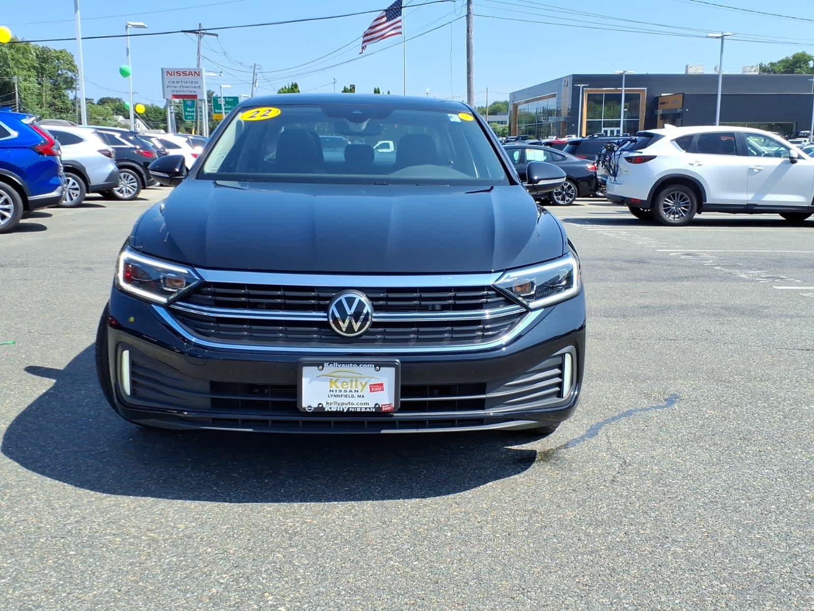Used 2022 Volkswagen Jetta SEL FWD image 2