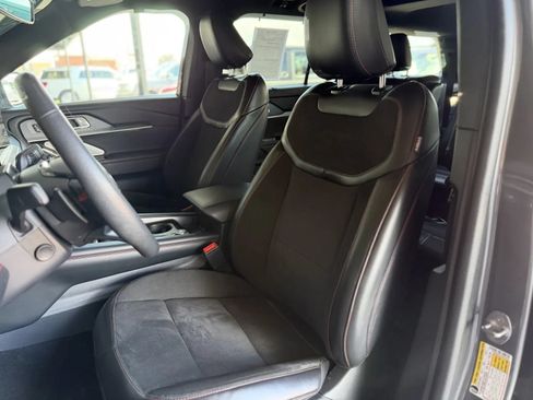 Used 2025 Ford Explorer ST AWD/4WD image 15