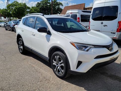 Used 2017 Toyota RAV4 LE image 2