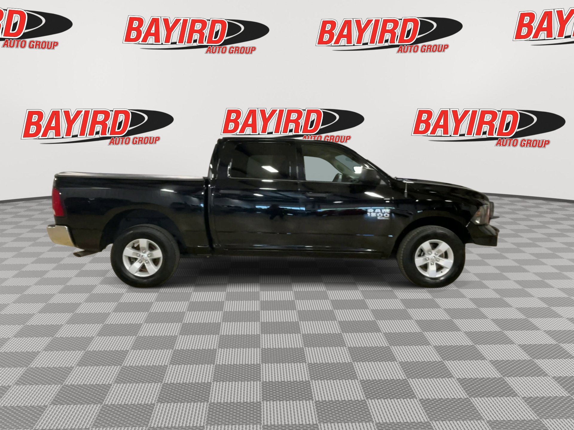 Used 2022 RAM 1500 Classic SLT AWD/4WD image 9