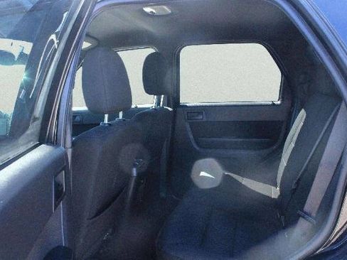 Used 2010 Ford Escape XLT image 7