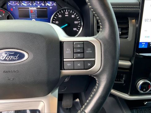 Used 2024 Ford Expedition XLT image 23