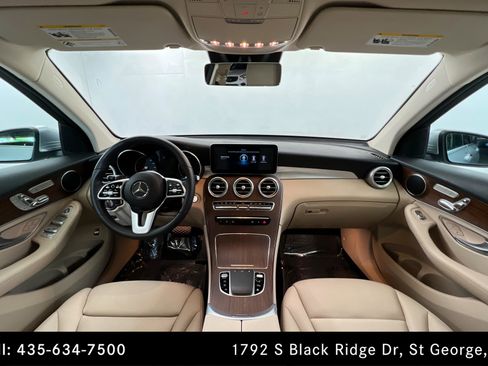 Certified 2022 Mercedes-Benz GLC 300 4MATIC w/ Premium Package Lite image 9