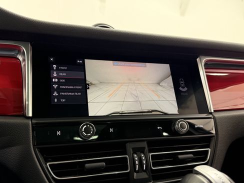 Certified 2024 Porsche Macan image 47