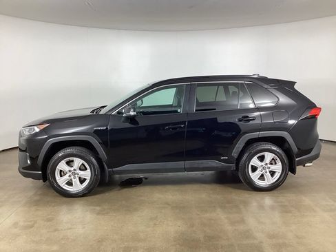 Used 2021 Toyota RAV4 XLE w/ XLE Grade Weather Package AWD/4WD image 16