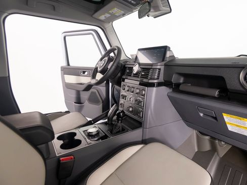 Used 2025 INEOS Grenadier Station Wagon AWD/4WD image 29