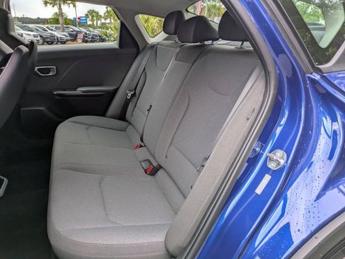 Used 2025 Kia K4 FWD image 13