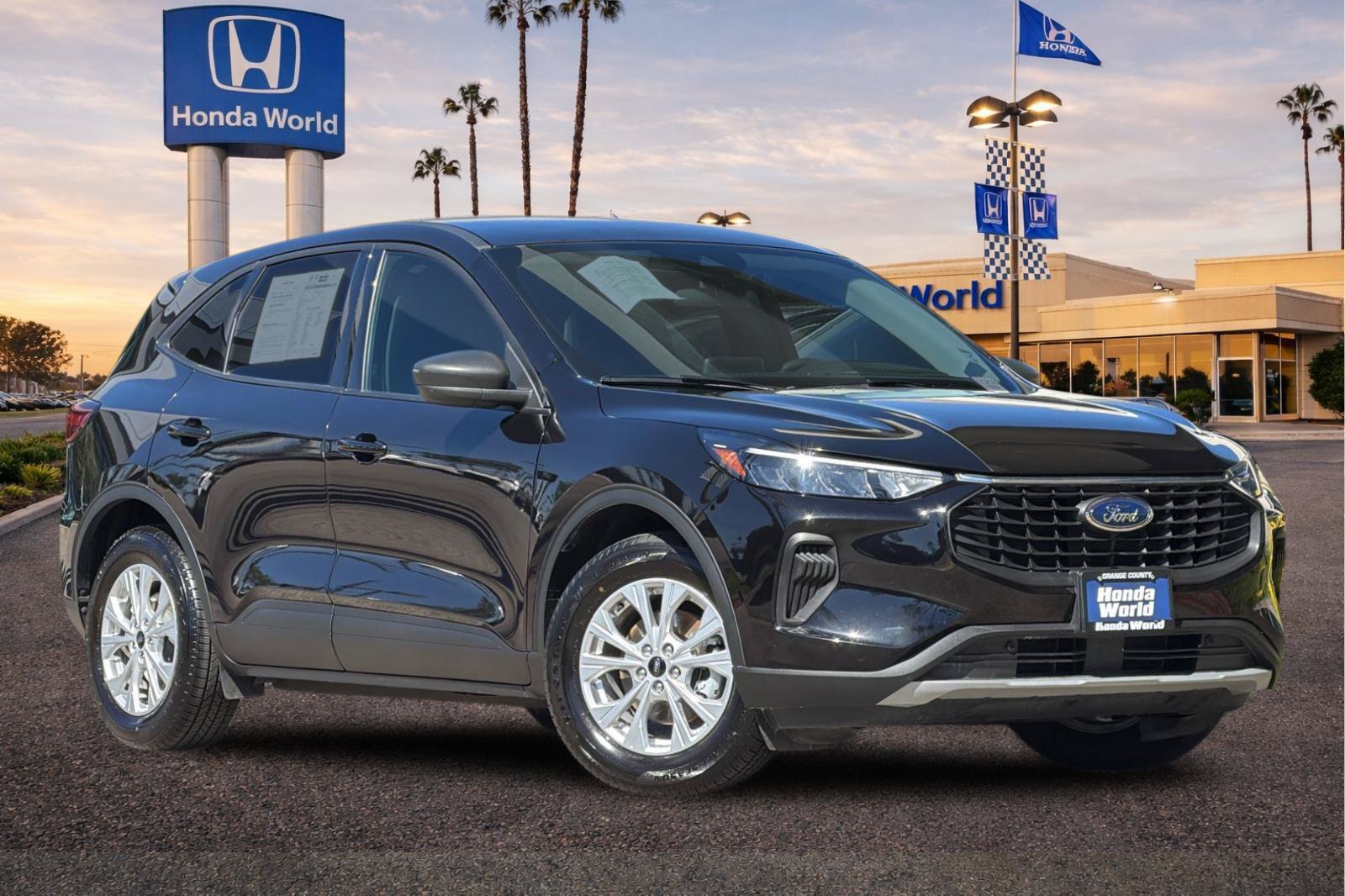 Used 2025 Ford Escape Active FWD image 2