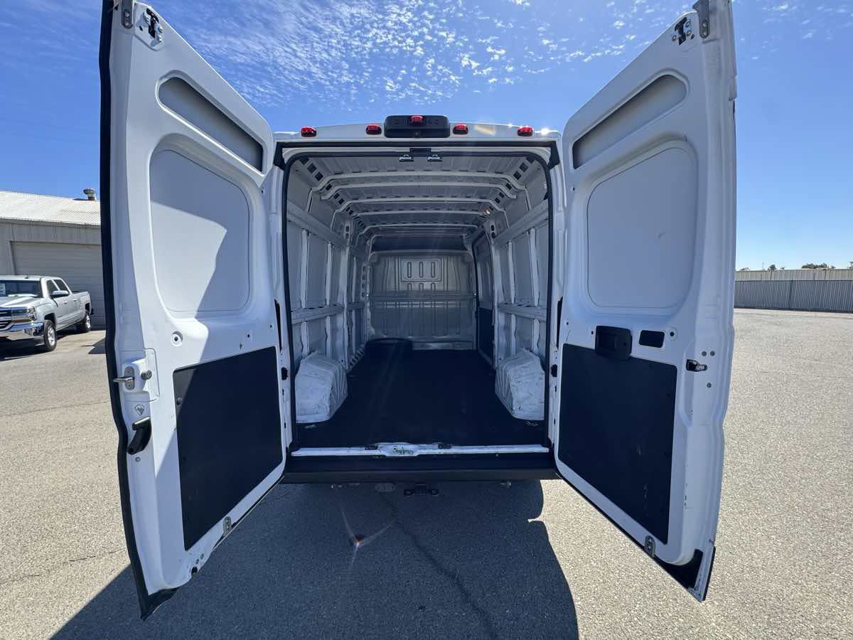 Used 2023 RAM ProMaster 2500 w/ Driver Convenience Group FWD image 33