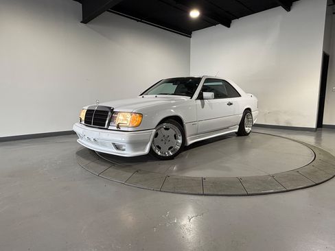 Used 1990 Mercedes-Benz 300 CE Coupe image 3