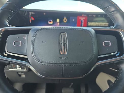 Used 2024 Lincoln Nautilus Reserve AWD/4WD image 23