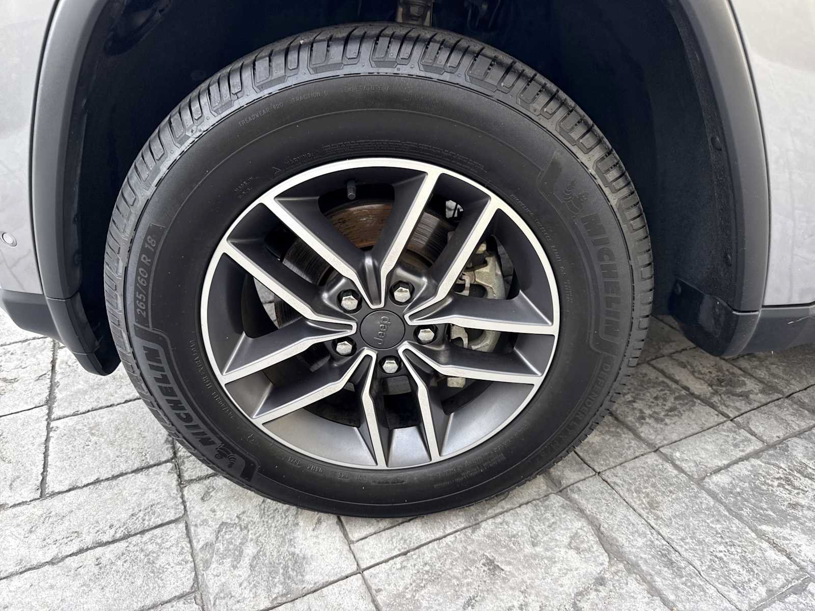 Used 2020 Jeep Grand Cherokee Limited RWD image 11