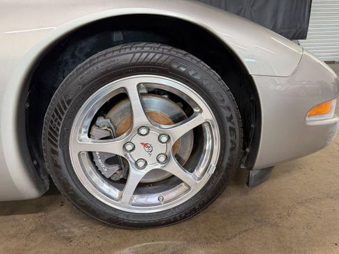 Used 2000 Chevrolet Corvette Convertible w/ Memory Pkg image 18