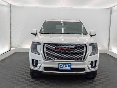 Used 2023 GMC Yukon XL Denali w/ Advanced Technology Package AWD/4WD image 9